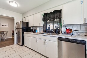 Uptown Serenity Quiet Neighborhood 3 Bedroom Home by RedAwning