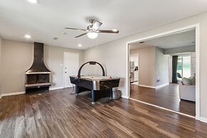 Uptown Serenity Quiet Neighborhood 3 Bedroom Home by RedAwning