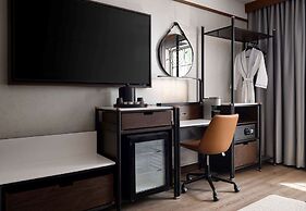 Sanctity Hotel Rancho Cucamonga, Tapestry Collection Hilton