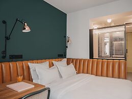 1.75 Paris Le Charme