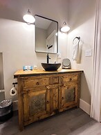Black Walnut Inn