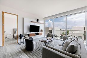 Exclusive Apartment with rooftop pool