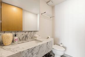 Exclusive Apartment with rooftop pool