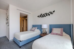 Exclusive Apartment with rooftop pool