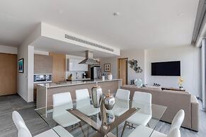 Exclusive Apartment with rooftop pool