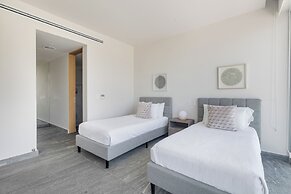 Exclusive Apartment with rooftop pool