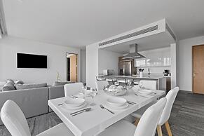 Exclusive Apartment with rooftop pool