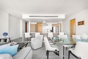 Exclusive Apartment with rooftop pool