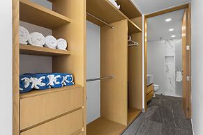 Exclusive Apartment with rooftop pool