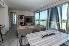 Exclusive Apartment with rooftop pool