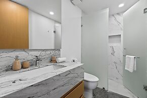 Exclusive Apartment with rooftop pool