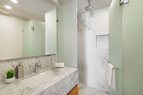 Exclusive Apartment with rooftop pool