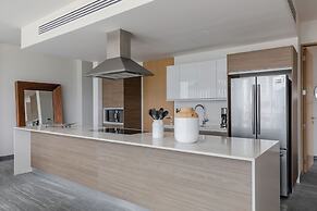 Exclusive Apartment with rooftop pool