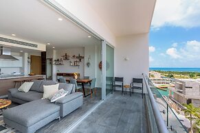 Exclusive Apartment with rooftop pool