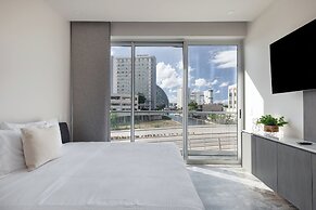 Exclusive Apartment with rooftop pool