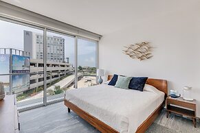 Exclusive Apartment with rooftop pool