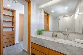 Exclusive Apartment with rooftop pool