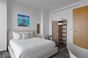 Exclusive Apartment with rooftop pool