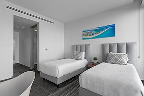 Exclusive Apartment with rooftop pool