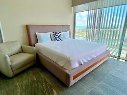 Exclusive Apartment with rooftop pool