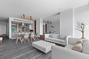 Exclusive Apartment with rooftop pool