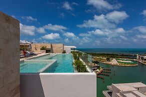 Exclusive Apartment with rooftop pool