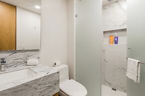 Exclusive Apartment with rooftop pool