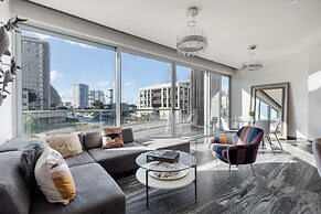 Exclusive Apartment with rooftop pool