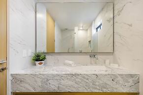 Exclusive Apartment with rooftop pool