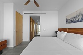 Exclusive Apartment with rooftop pool