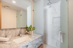 Exclusive Apartment with rooftop pool