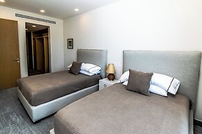 Exclusive Apartment with rooftop pool