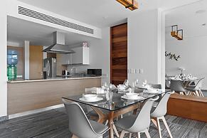 Exclusive Apartment with rooftop pool