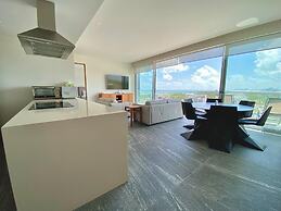 Exclusive Apartment with rooftop pool