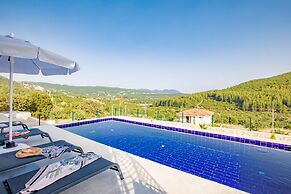 Villa w Pool BBQ Garden 5 min to Phellos in Kas