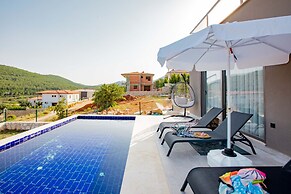Villa w Pool BBQ Garden 5 min to Phellos in Kas