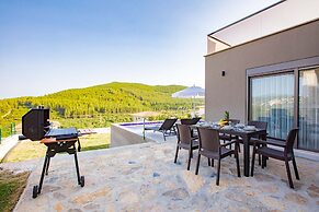 Villa w Pool BBQ Garden 5 min to Phellos in Kas