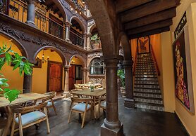 Hotel Boutique Five Queens