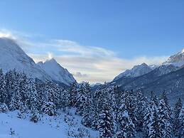 Holiday Apartment Alpengluhen