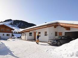 Holiday Apartment Alpengluhen