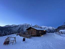 Holiday Apartment Alpengluhen