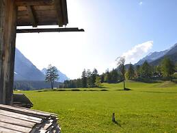 Holiday Apartment Alpengluhen