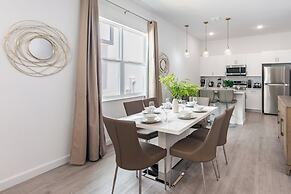 Magic Manor by Avantstay Pool 30min to Disney