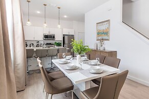 Magic Manor by Avantstay Pool 30min to Disney