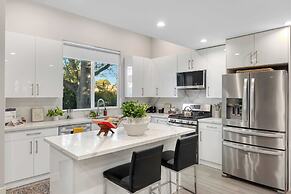 Fulton I by Avantstay Modern Haven in Downtown