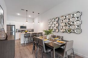 Radiant Realm - Avantstay 30mins to Disney + Private Pool