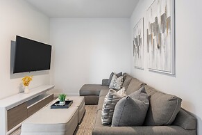 Radiant Realm - Avantstay 30mins to Disney + Private Pool