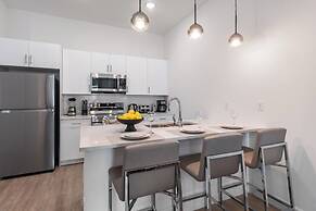 Radiant Realm - Avantstay 30mins to Disney + Private Pool