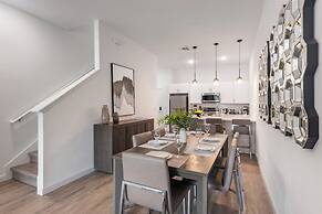 Radiant Realm - Avantstay 30mins to Disney + Private Pool