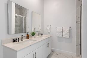 Radiant Realm - Avantstay 30mins to Disney + Private Pool